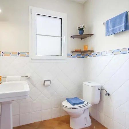 Cala'n Blanes Sleeps 7 Pool Air Con Wifi
